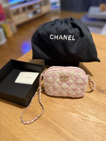 CHANEL Pink Houndstooth Mini Tweed Tasche