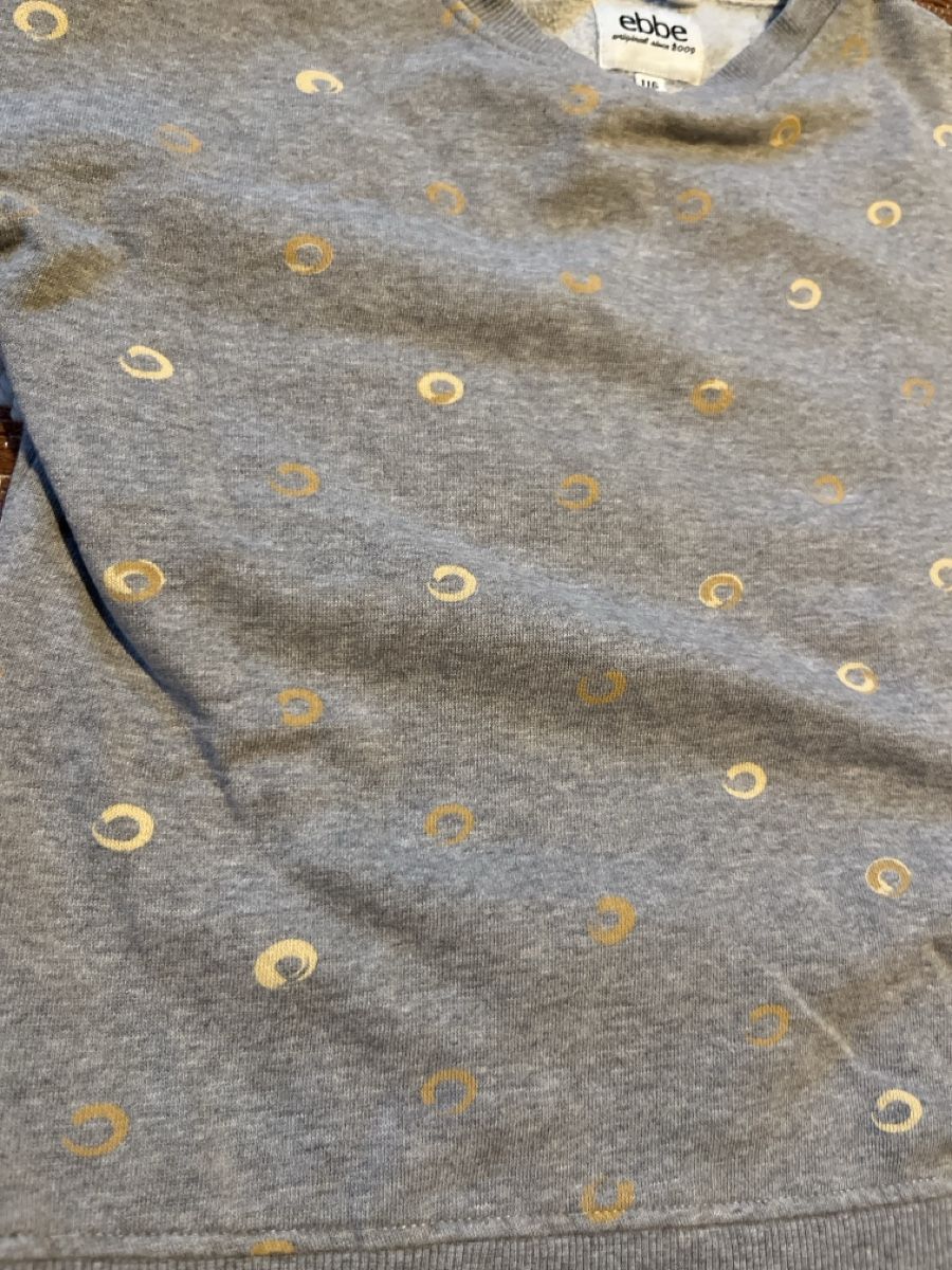 Maglioni & Felpe: Ebbe Pullover grau mit Goldmuster Grösse 116 neuwertig – Usato da Riehen venduto da den_9s88 1