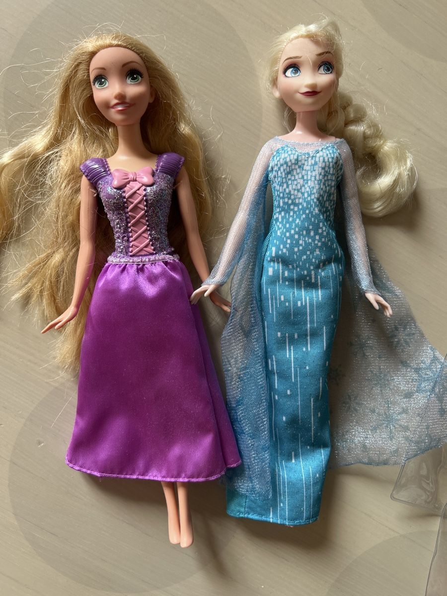 Giocattoli: Lot de 3 poupées Barbie et 2 Disney – Usato da Vevey venduto da Jaycewitwicky 4