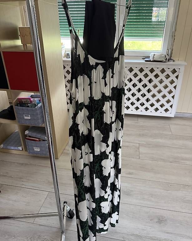 Uniqlo Kleider: Maxiträgerkleid – Gebraucht aus Bergdietikon von ulr_r9x5 2