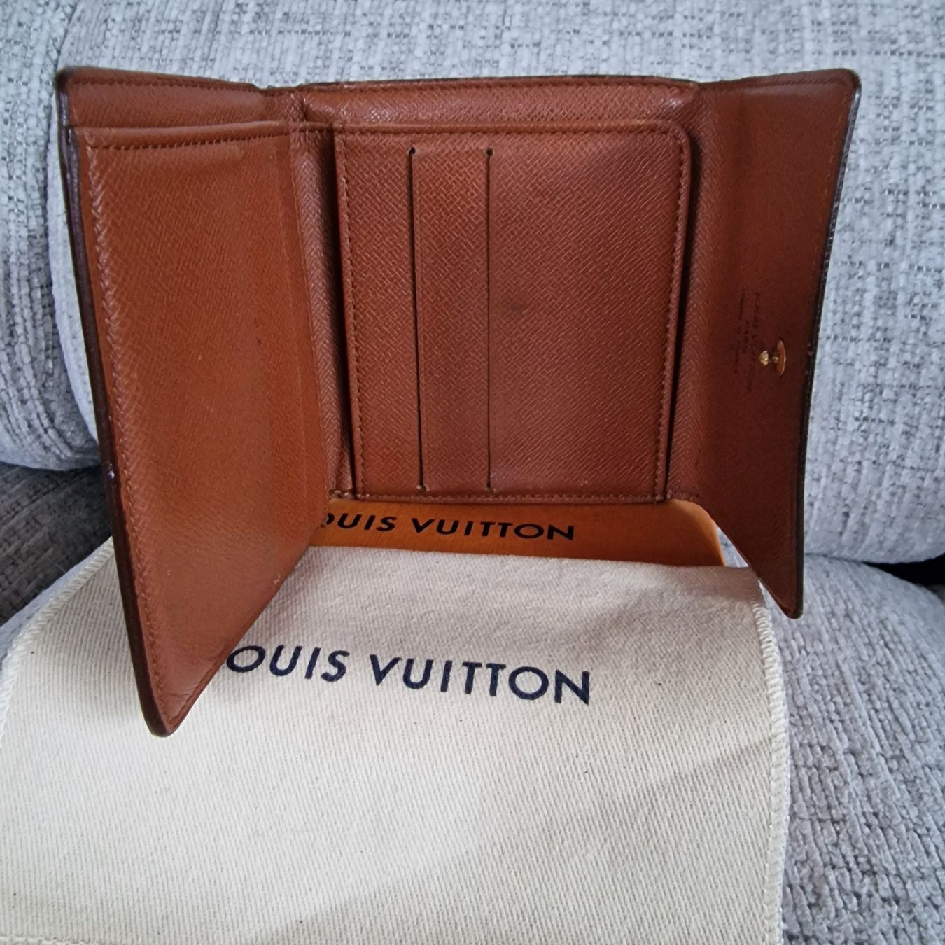 Louis Vuitton Portamonete: Louis Vuitton Elise Wallet - Full set – Usato da Effretikon venduto da 84CK 3