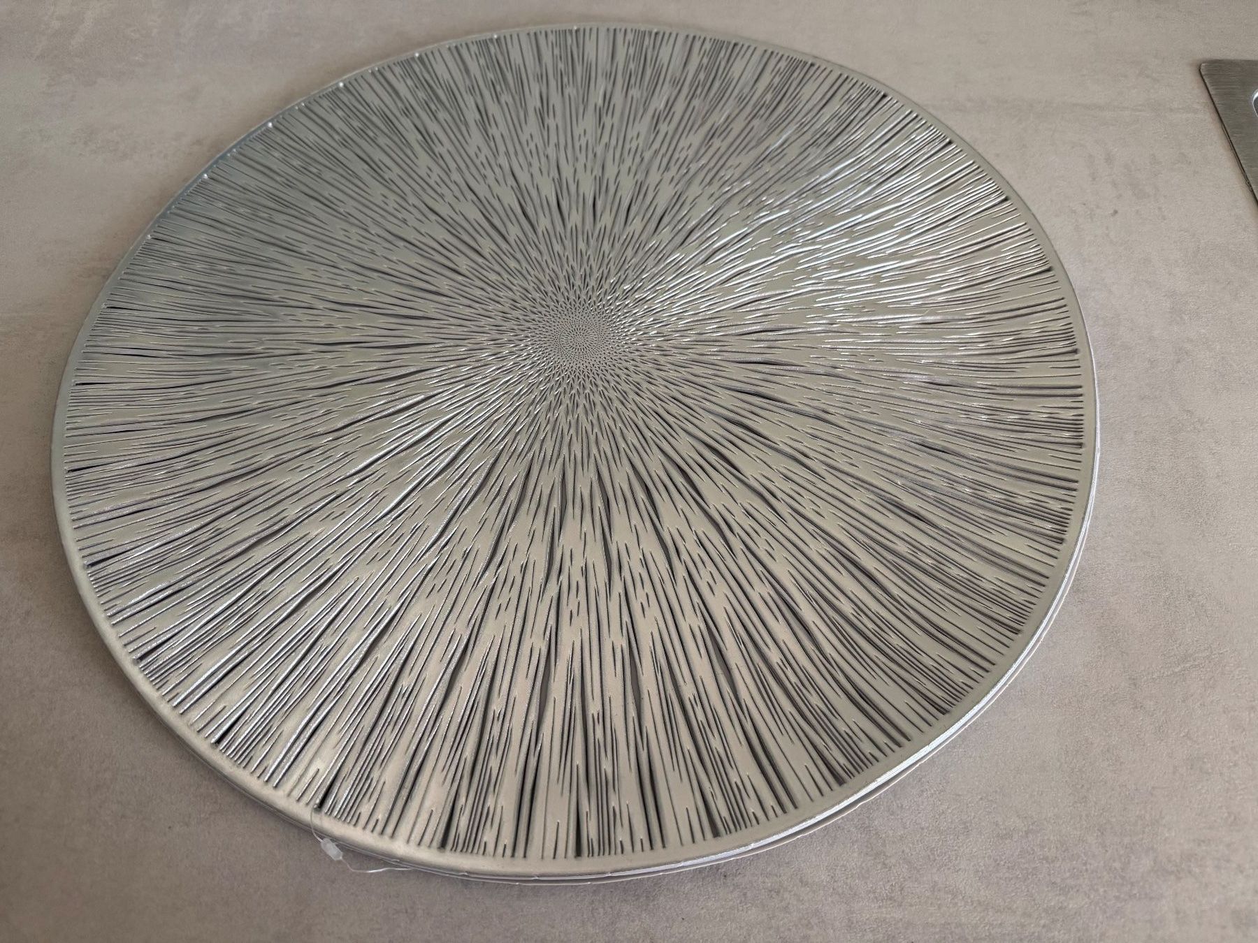 Tischset: 4 Stk. Tischsets rund 40 cm - silber - NEU! – Neu (gemäss Beschreibung) aus Geroldswil von Jeremy11