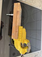 Gressel Elektrosulzer Schraubstock mit Holzblock gelb