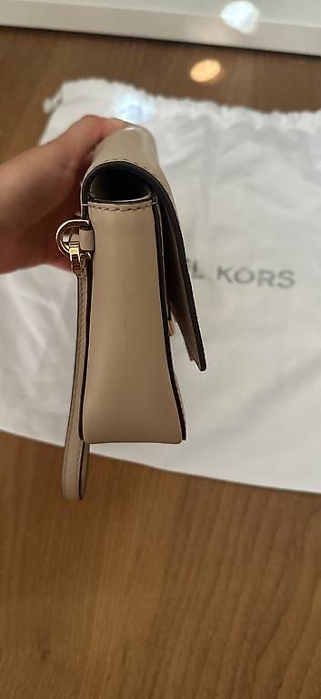 Taschen für Damen: Michael Kors Clutch – Gebraucht aus Kaiseraugst von asl_c2pj 3