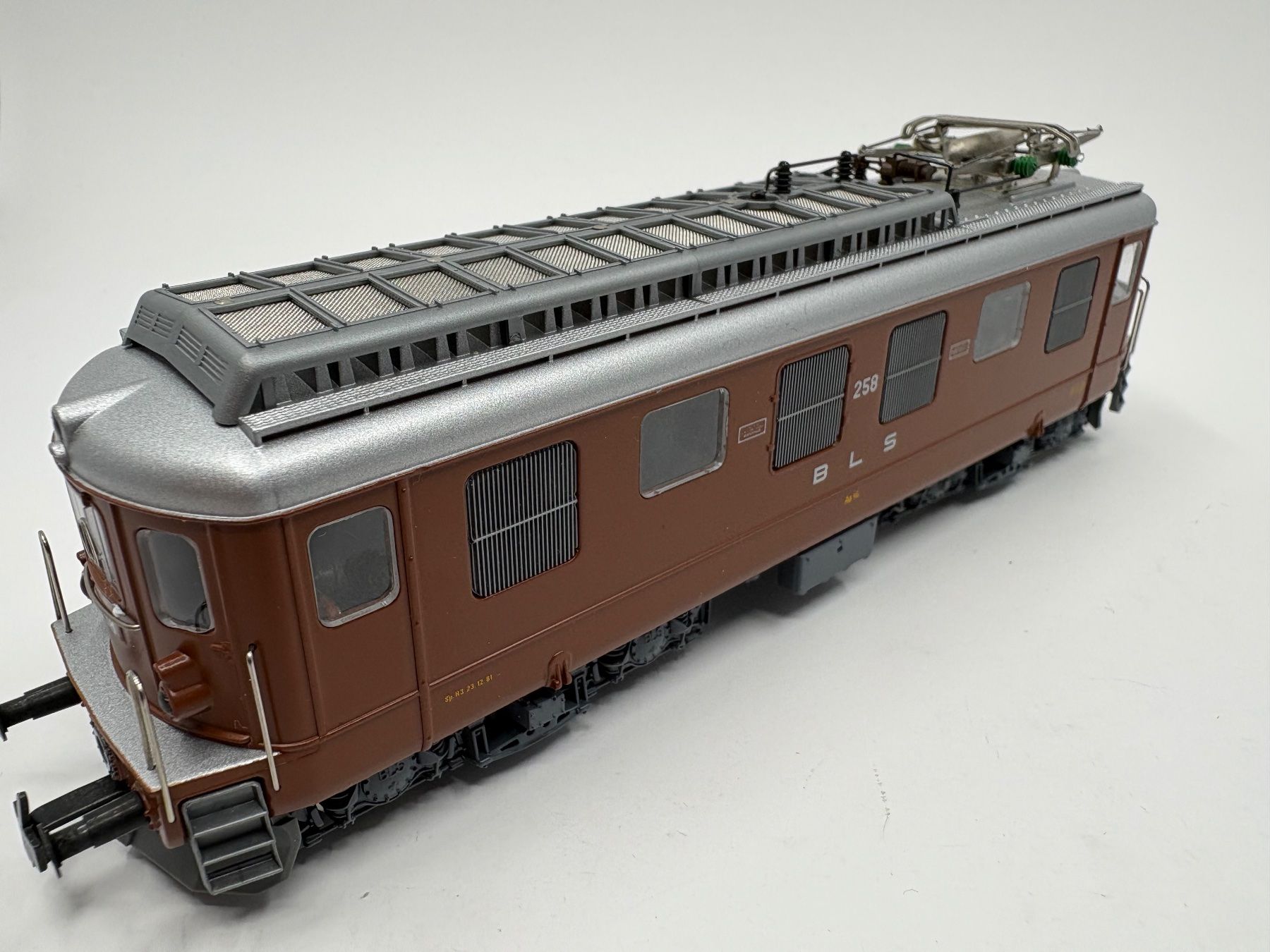 Hag Modellini di ferrovie: Hag BLS Ae 4/4 258 H0 – Usato da Forch venduto da Hanimann-Robinson 2