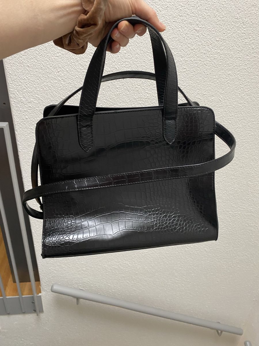 Sacs femmes: Tasche schwarz – D'occasion à Luzern par oli_6x2r