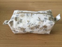 Tasche / Necessaire / Kosmetiktasche / Etui, neue Handarbeit