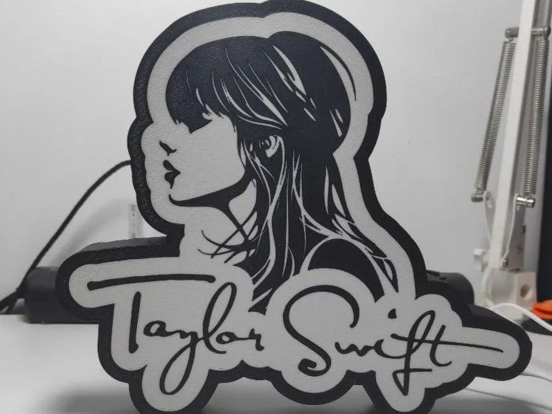 Lampade: Light Box / Logo Lumineux Taylor Swift  - USB – Nuovo e nell'imballaggio originale da Yvorne venduto da Bocchino_1291 1
