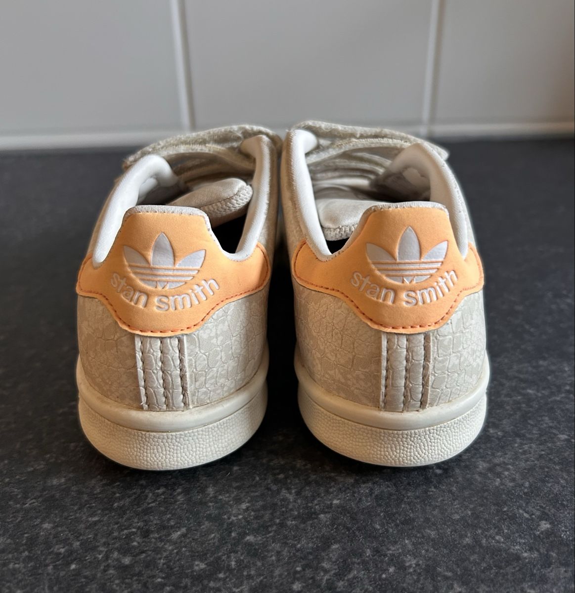 Adidas Scarpe per ragazzi: Baskets Adidas Stan Smith enfant t.29, motif python scratch  – Usato da Carouge GE venduto da Emilynette 5