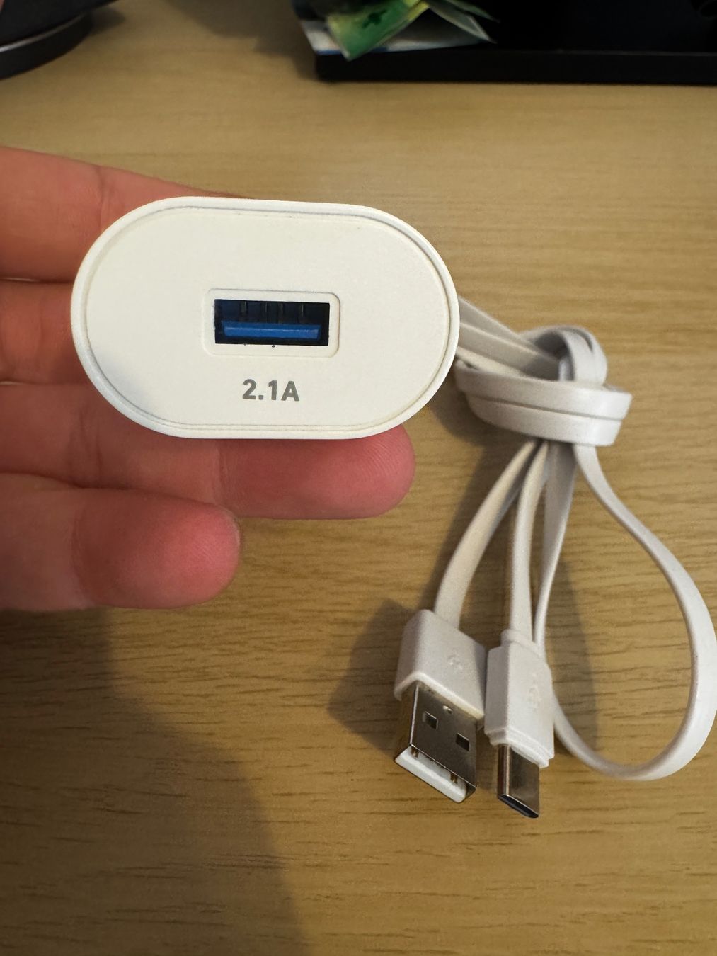 Caricabatterie: SBS USB Ladegerät, 2.1A  Schnellladefunktion – Usato da Zürich venduto da fresh0001 1