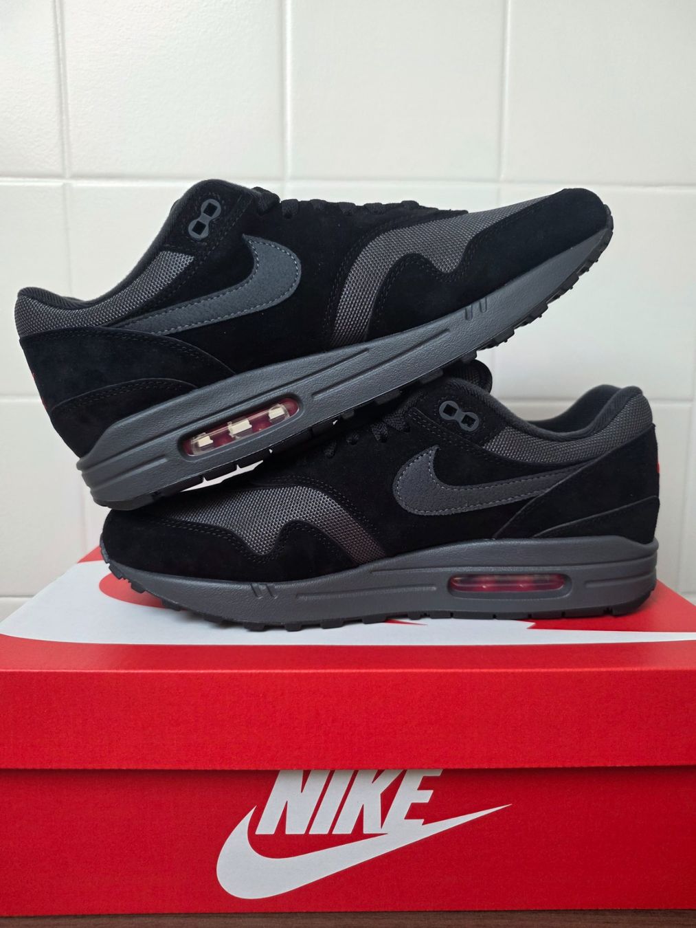 Nike Herrenschuhe: Nike Air Max 1 – Neu und originalverpackt aus Fleurier von dav_xx8y 1