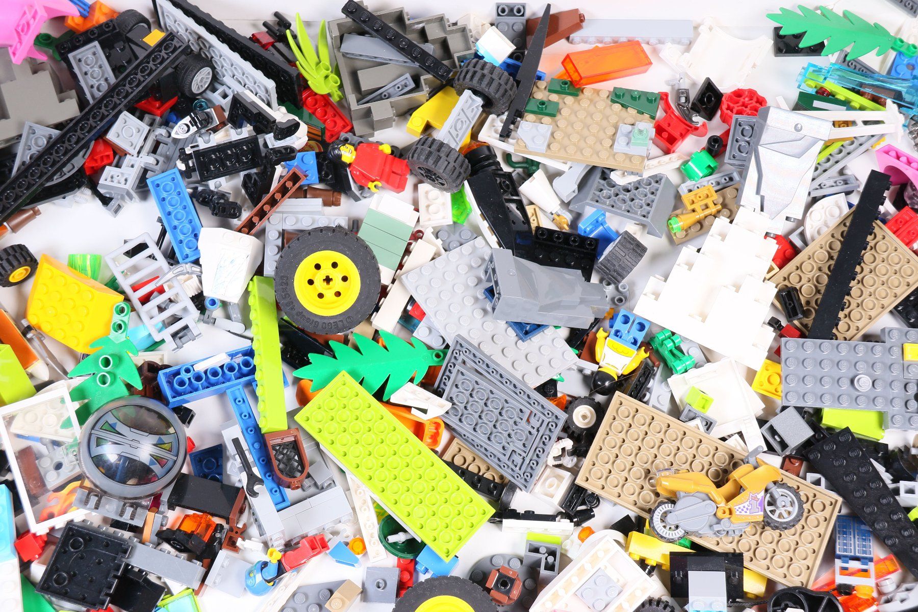 Lego Kit di costruzioni: 1.5 kg. Legoteile mit Minifiguren – Usato da Hettlingen venduto da Scholi99 2