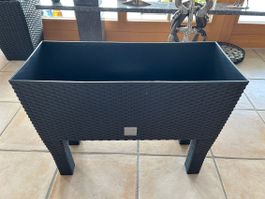 Neues Hochbeet in Poly Rattan Optik mit Bewässerungssystem