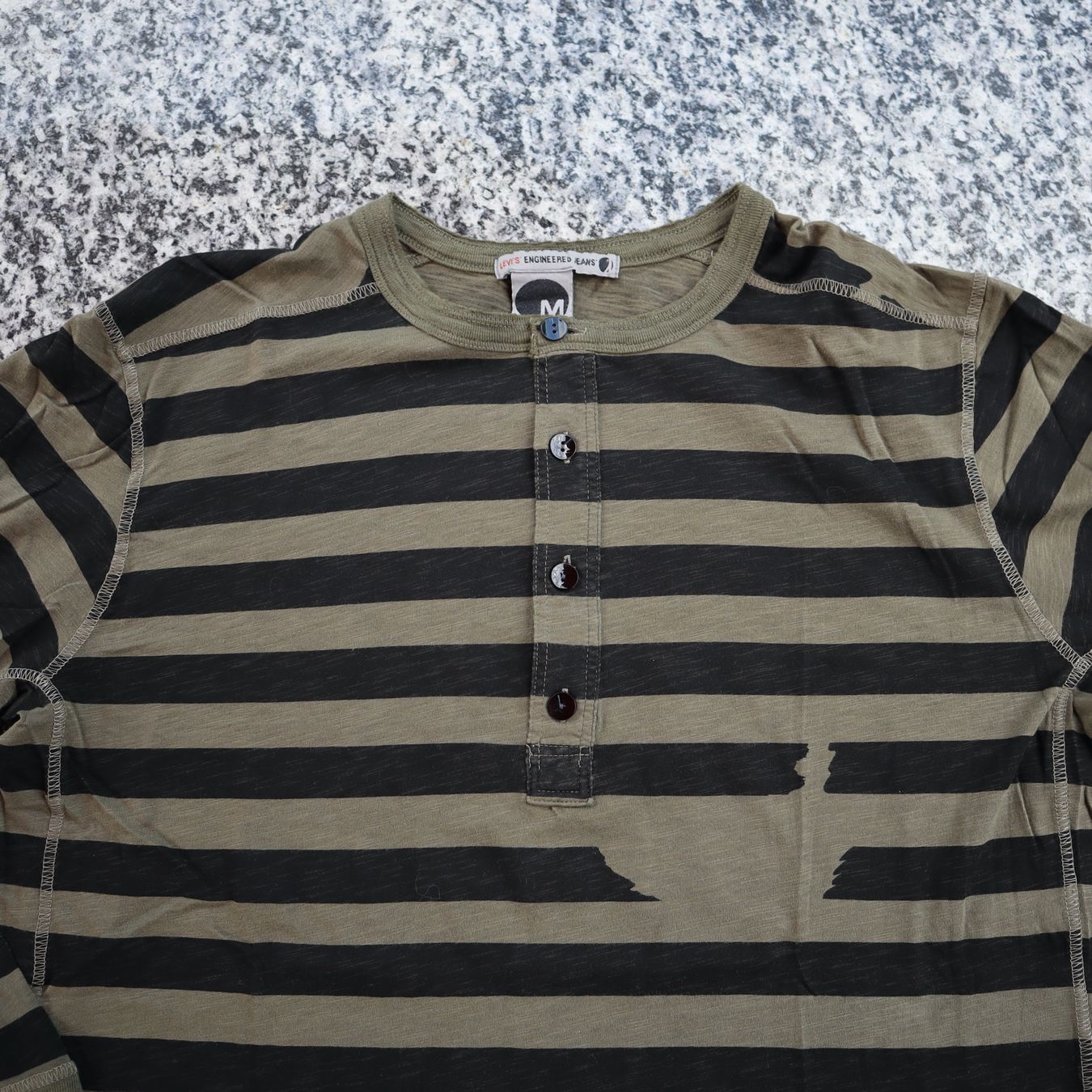 Levi's T-Shirts: Langarmshirt / T-Shirt Langarm Levi's – Neu (gemäss Beschreibung) aus Wattwil von edel88 2