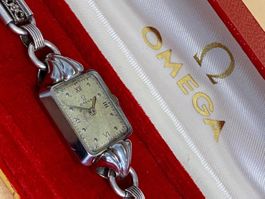 Omega de année 1944 fin Art Deco