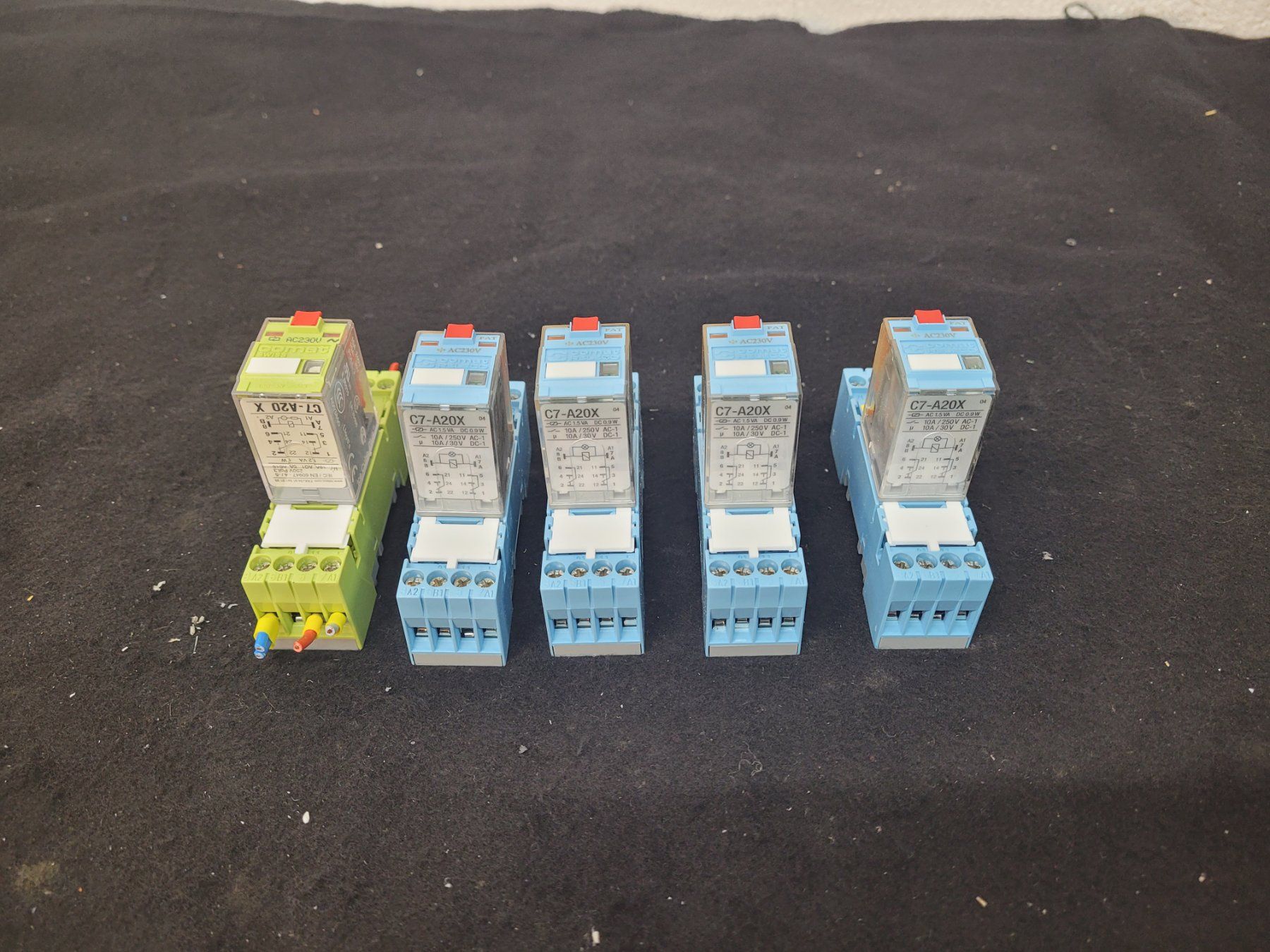 Elektronikbauteile: 5 Stück - Comat C7 - A20X - AC230V – Gebraucht aus Vitznau von Vitznau84