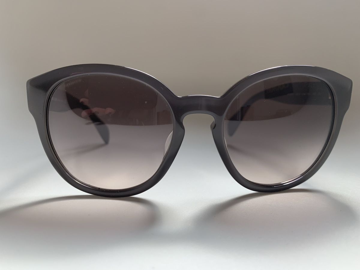 Prada Occhiali & Lenti: Sonnenbrille von PRADA – Usato da Zürich venduto da natbae