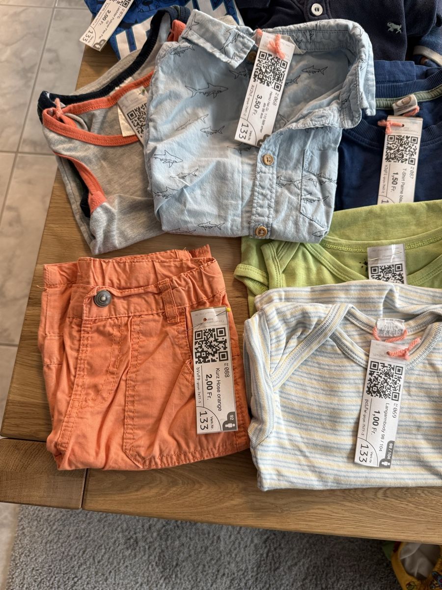 Lotti & Set di vestiti: Kleiderpaket Jungs 92 - 104 – Usato da Sirnach venduto da sbe_pf8v