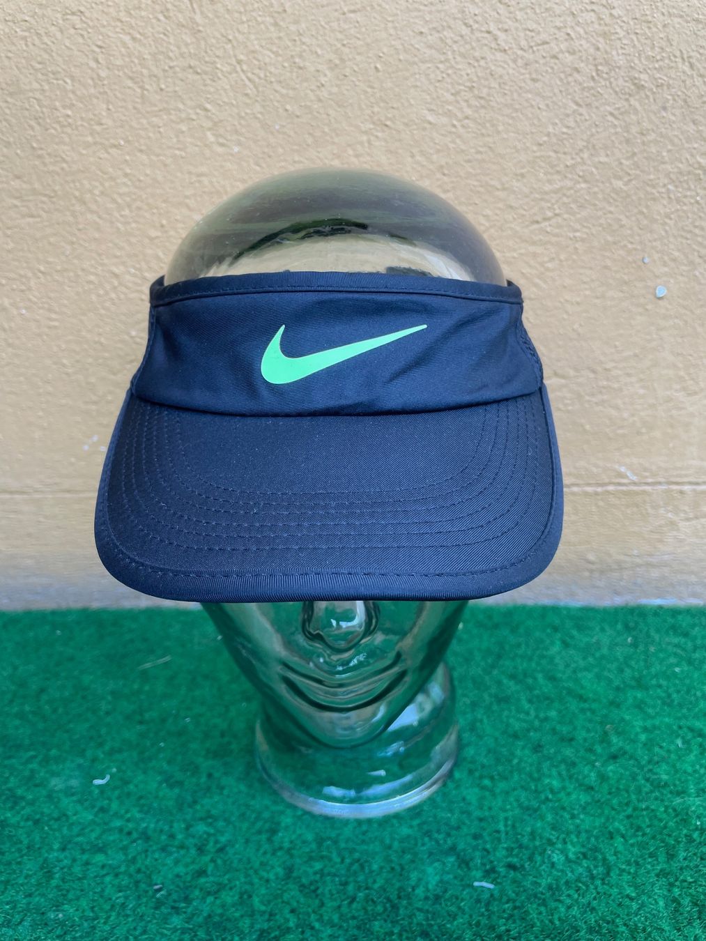 Nike Copricapi, berretti & cappellini: 2k10 Nike Visor Cap – Usato da Zürich venduto da le_souk