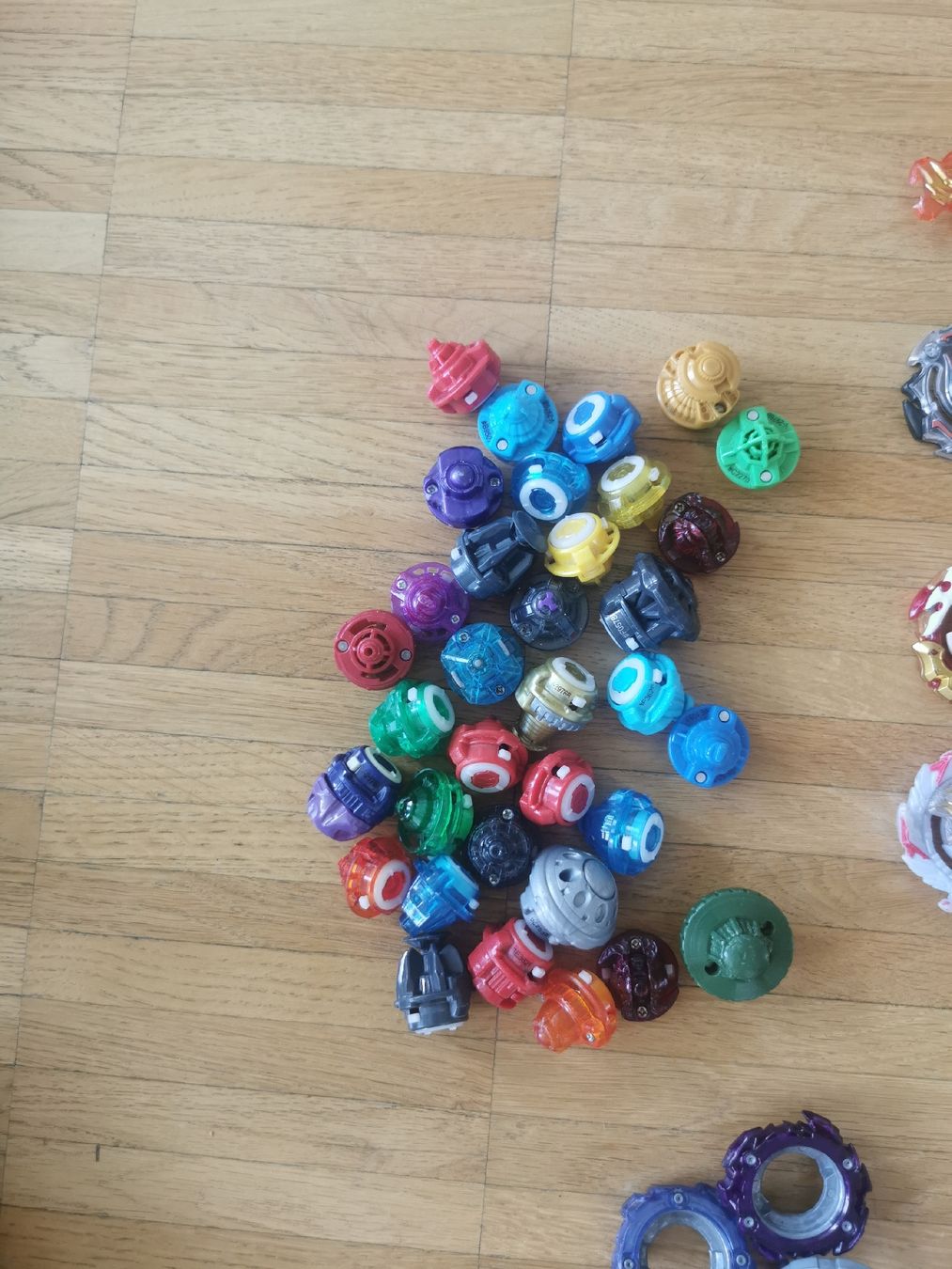 Hasbro Giocattoli: Beyblade Sammlung  – Usato da Zürich venduto da Michalr 2