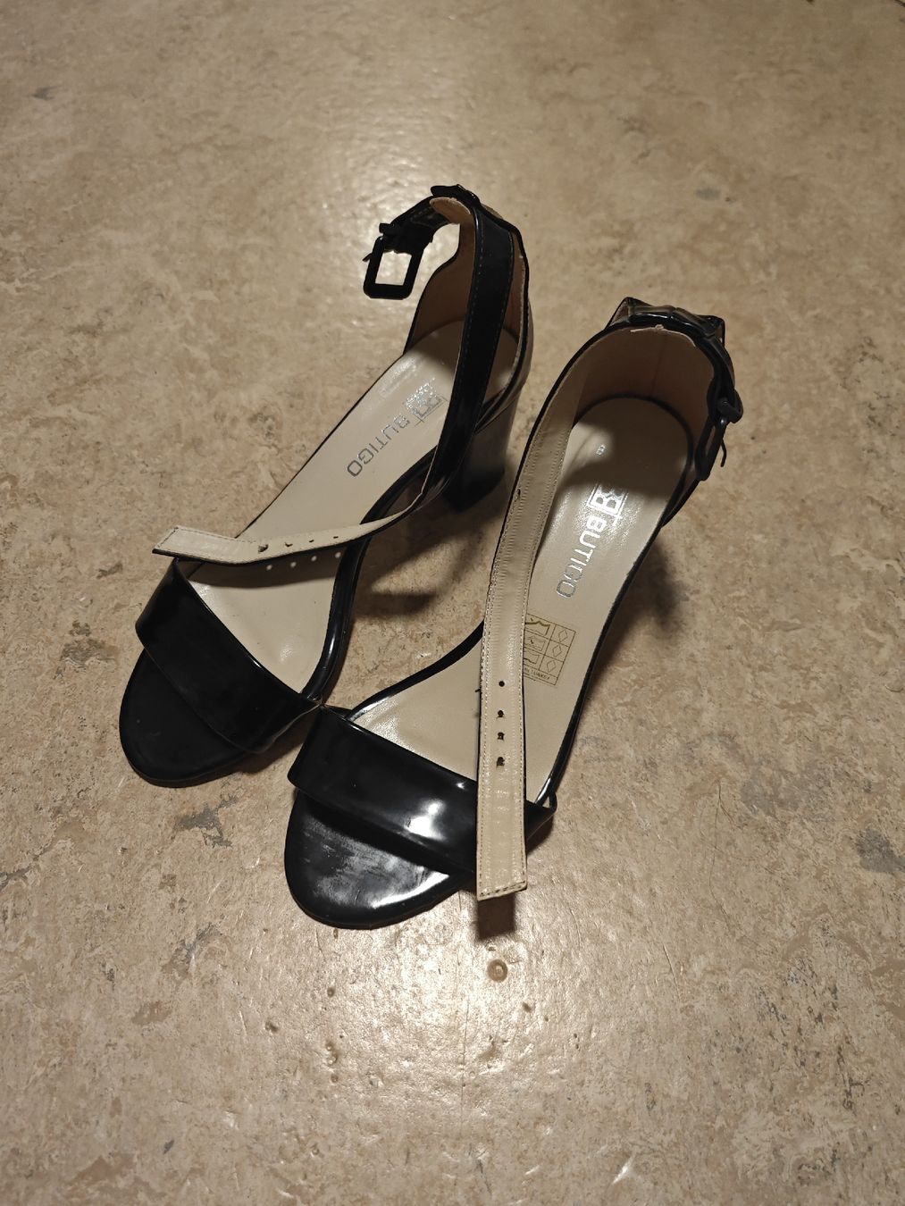 Scarpe da donna: schwarze high heels – Usato da Wädenswil venduto da macik