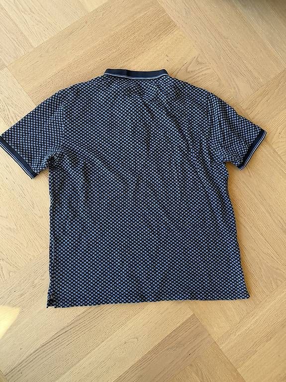 Magliette Polo: PRADA Poloshirt – Usato da Uitikon Waldegg venduto da lapagy 3
