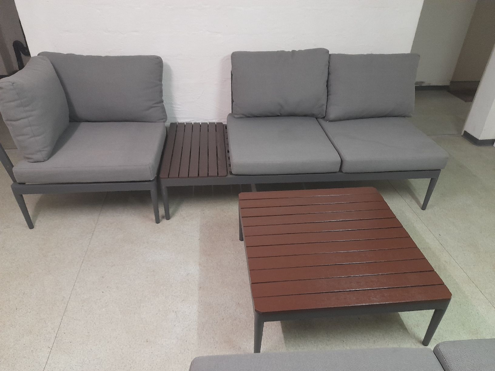 Set di tavolo e panche: Garten Möbel – Usato da Glattbrugg venduto da B_B 2