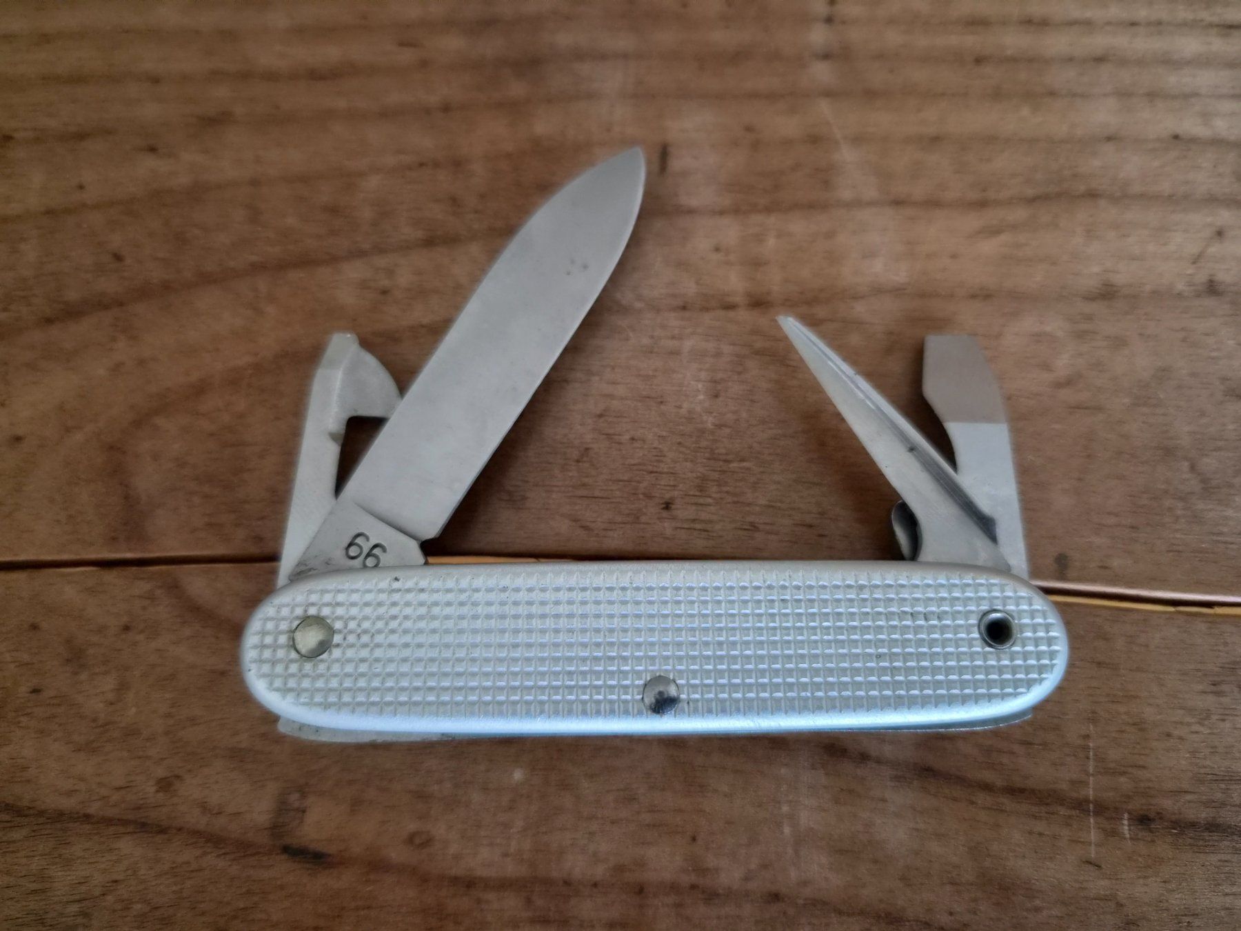 Coltelli tascabile: Militärmesser - Elsener – Usato da Laupen BE venduto da R11rs 1