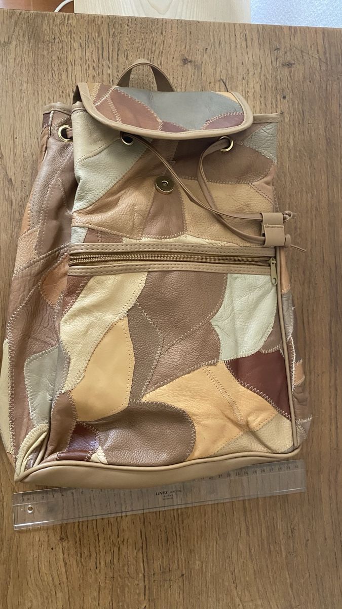 Zaini: Vintage Leder Rucksack, Patchwork Optik – Usato da Zürich venduto da hulahup 1