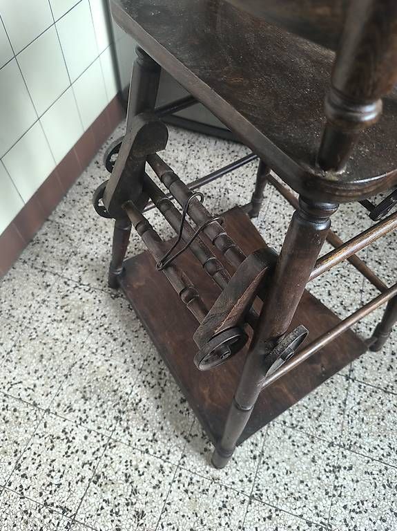 Seggioloni: Chaise haute antique – Usato da Ecublens VD venduto da mor_lqc5 2