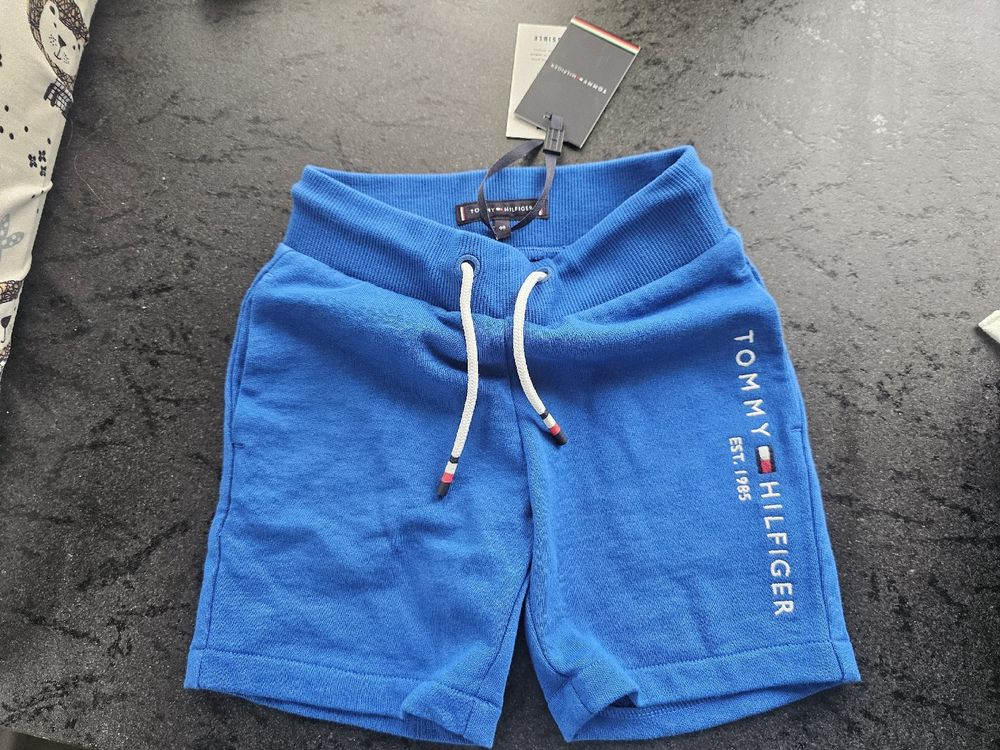 Tommy Hilfiger Hosen: NEU Tommy Hilfiger Shorts Grösse 98 – Neu (gemäss Beschreibung) aus St. Peterzell von LightandSound