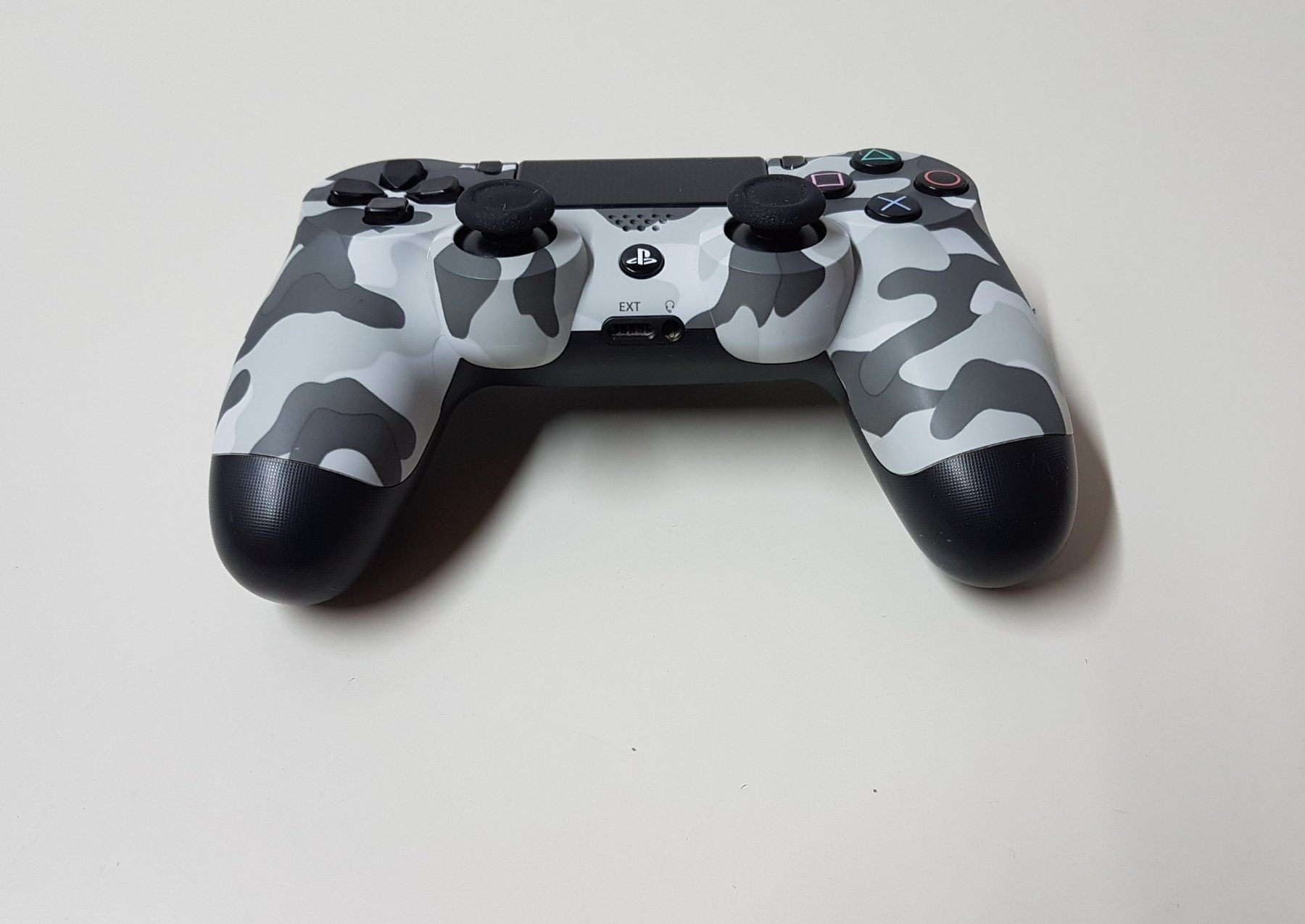 Sony Controller: 😎Original Sony Dualshock 4 Wireless Controller PS4 – Usato da Schüpfheim venduto da Games_Spielkonsolen 2