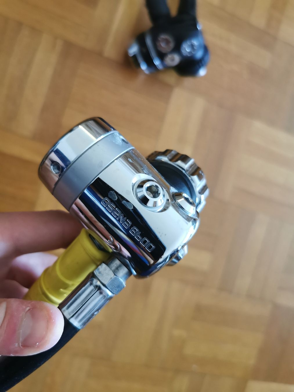 Respiratori & Giubbotti: Kit détendeurs de plongée Aqualung – Usato da Montreux venduto da sme_nw6w