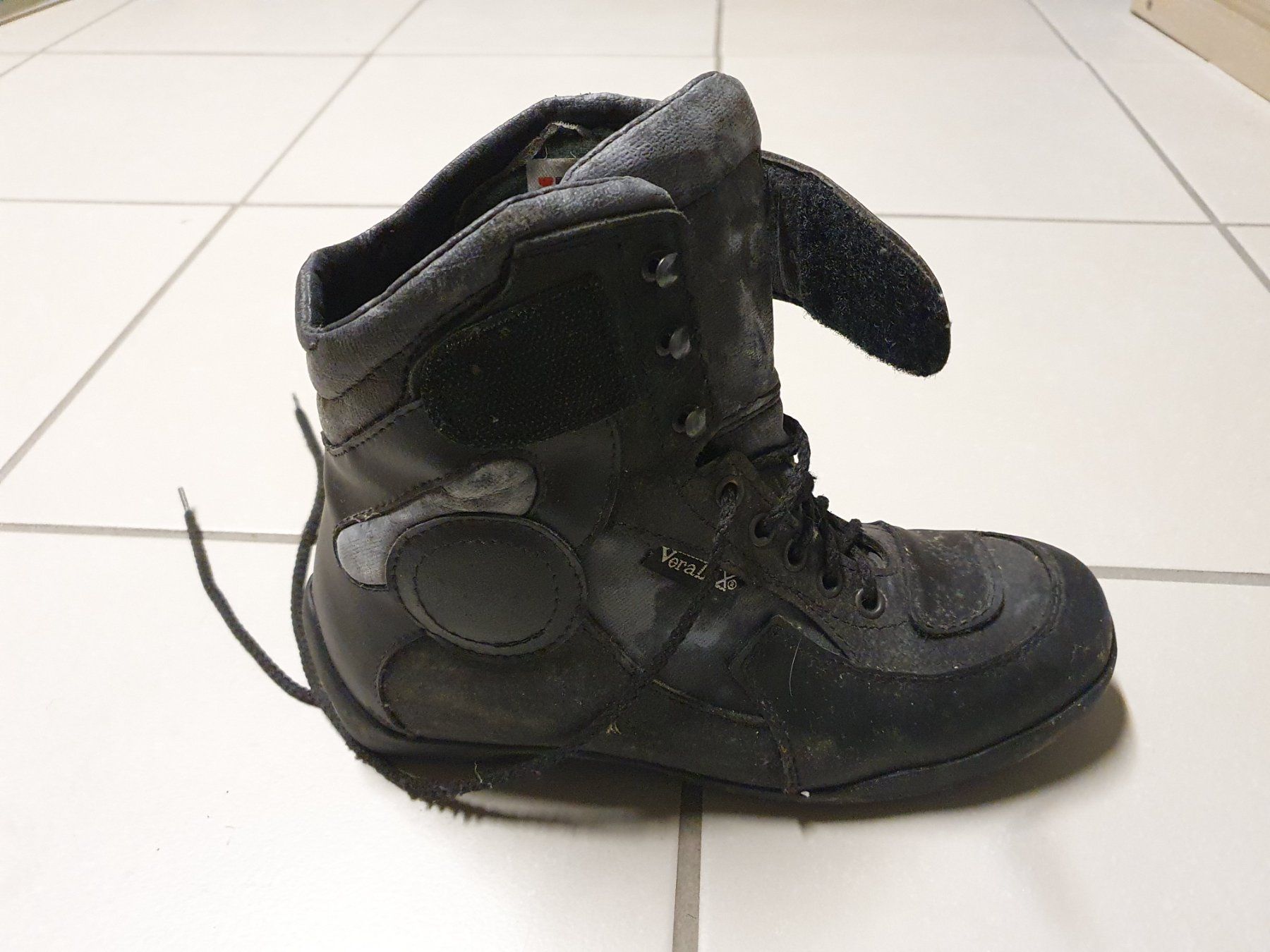 IXS Scarpe da donna: Motorradstiefel – Usato da Kloten venduto da WMG 1