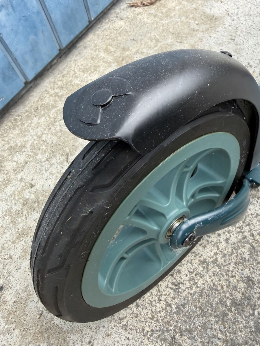 Micro Kickboard: Micro Klappscooter dunkelgrün – Usato da Lyss venduto da nekoreh 5