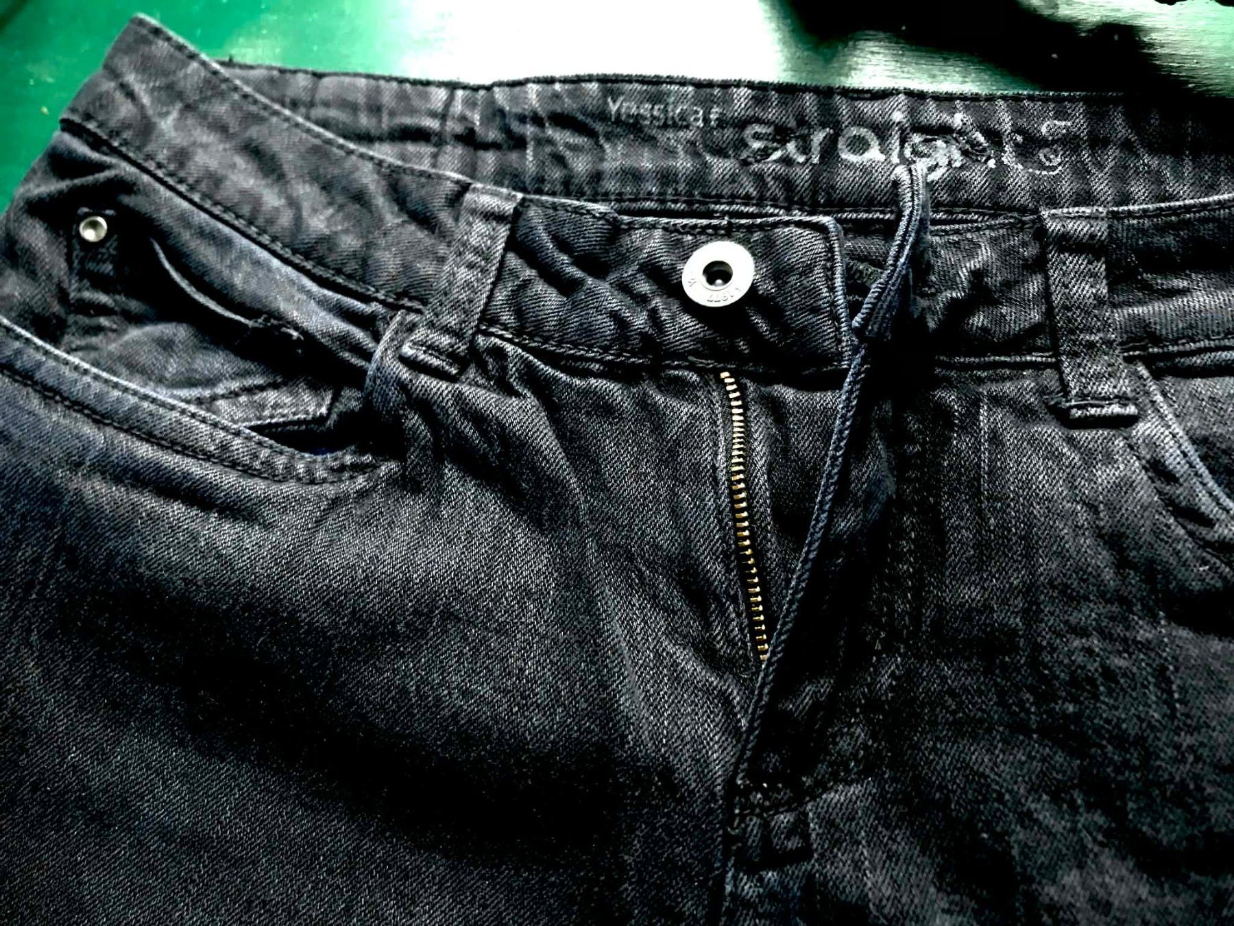 Jeans: Jeans Anthrazit Schwarz – Usato da Wald AR venduto da blueHermit_21 3
