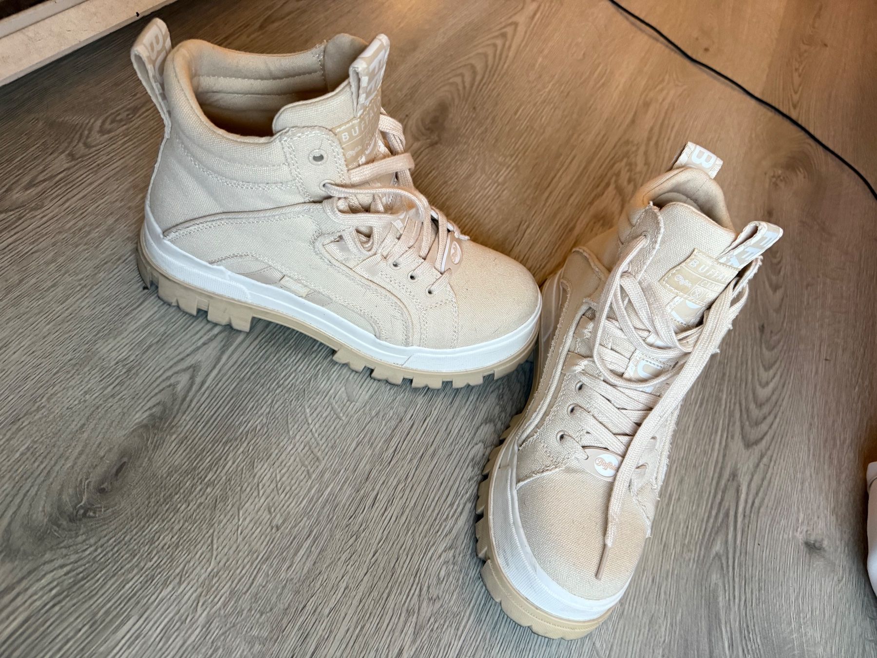 Buffalo Scarpe da donna: Buffalo High Top Sneaker Beige, Grösse 41, Canvas Style – Usato da Visp venduto da domigx 4