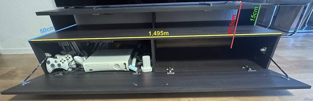 Livique Mobili TV: TV-Lowboard mit LED-Beleuchtung – Usato da Aarburg venduto da Injac