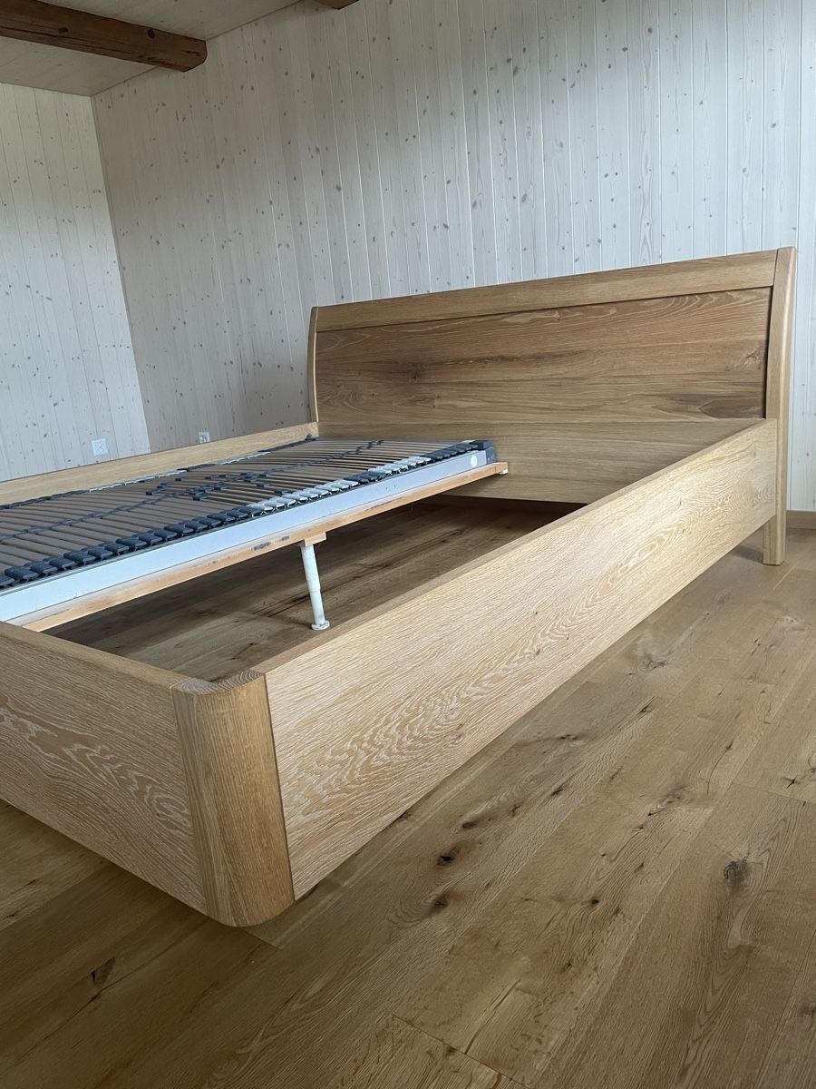 Lits: doppelbett eiche massiv von diga – D'occasion à Etzelkofen par Evolution.22 1