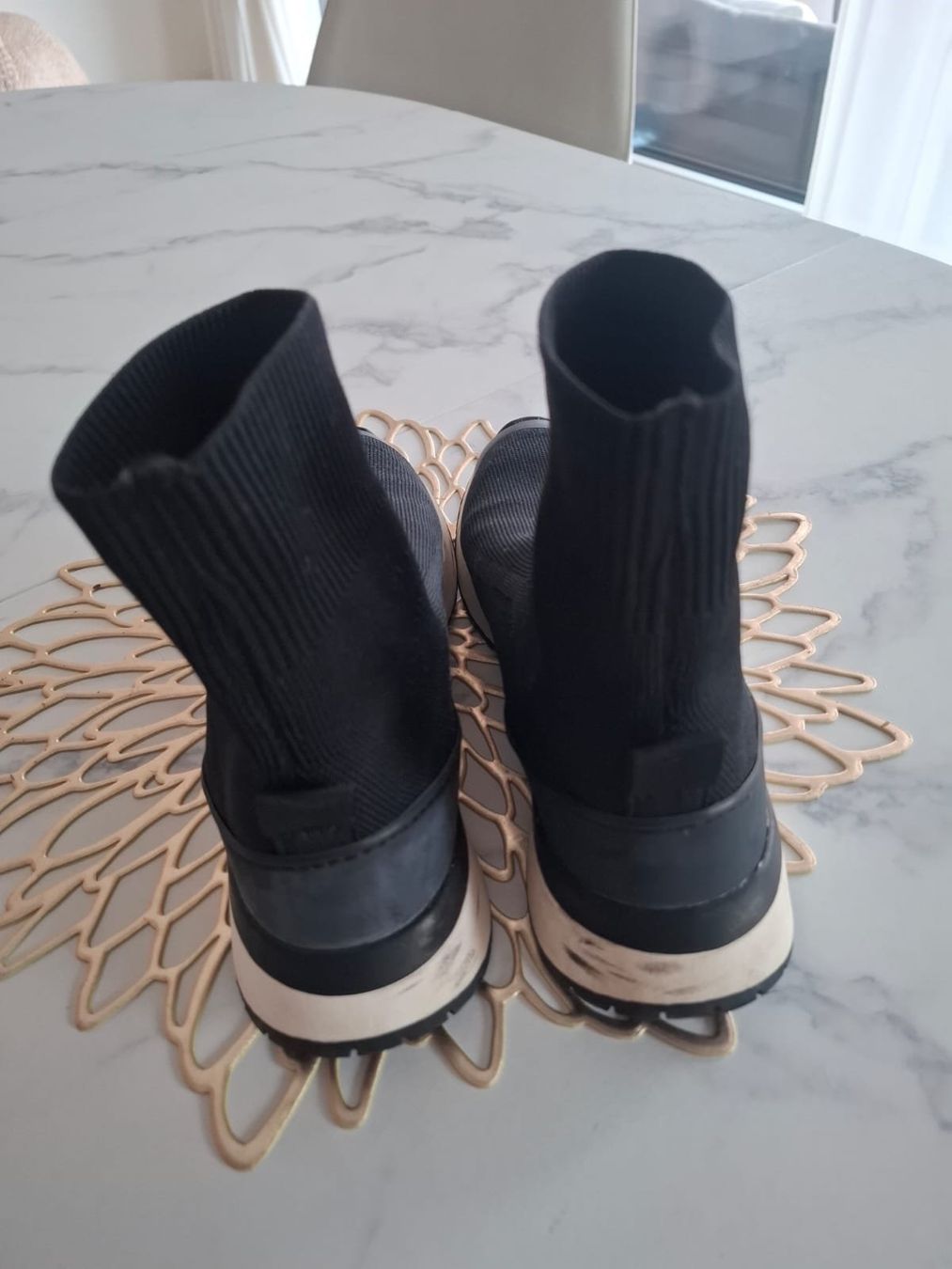 Zara Scarpe da donna: Zara Strick Sneaker, Gr. 37 – Usato da Massagno venduto da Michaela.F 2