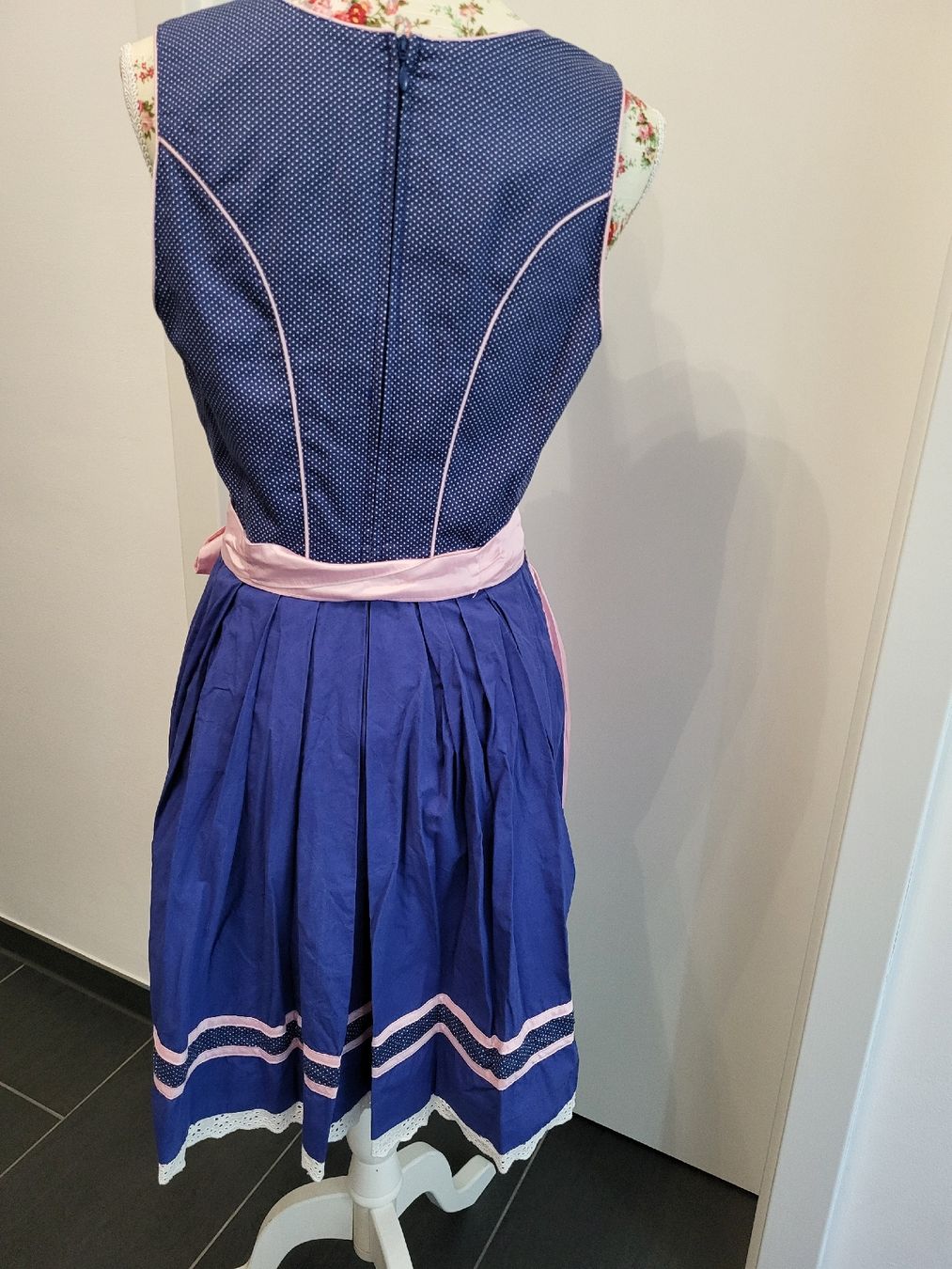 Krüger Vestiti: Krüger Dirndl – Usato da Matzendorf venduto da hauli2 6