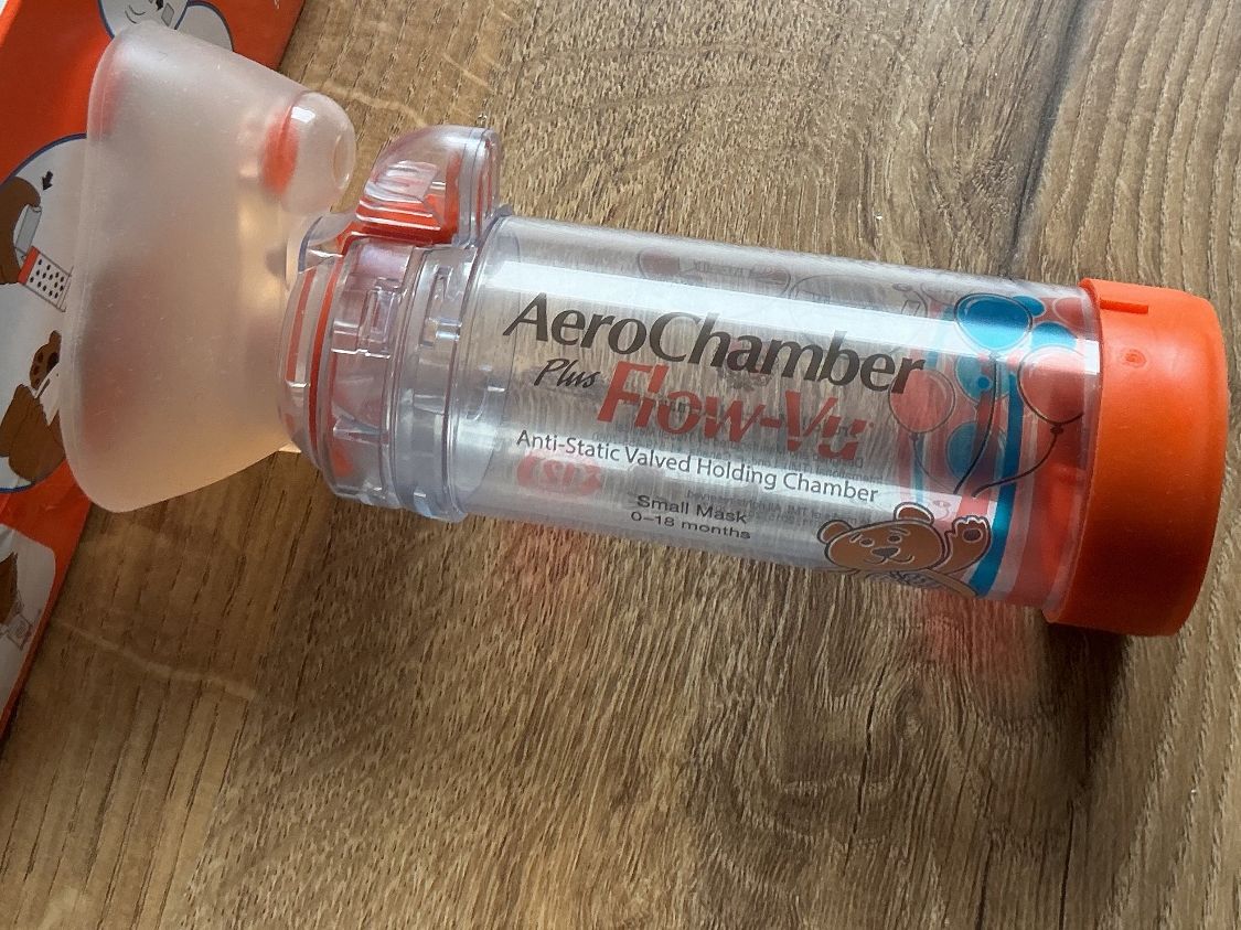 Visage & Oreilles: AeroChamber Plus Flow-Vu orange small mask – D'occasion à Brugg AG par Magna3 2