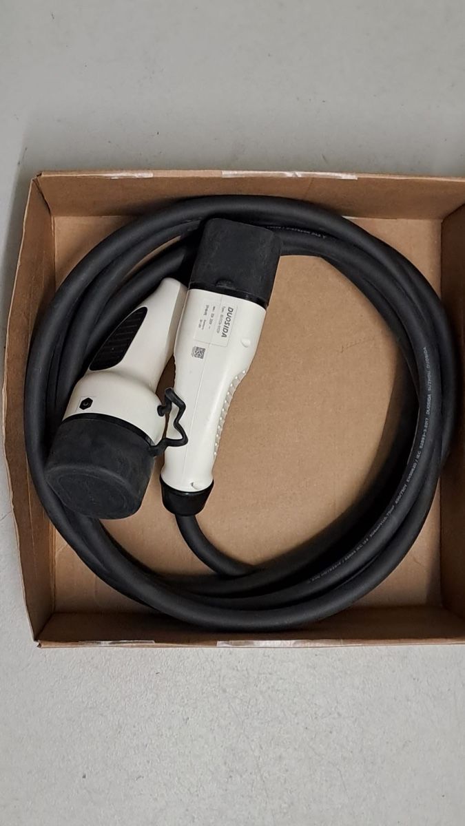 Kabel: E-Auto Ladekabel Typ 2 – Gebraucht aus Kleindietwil von Strauss