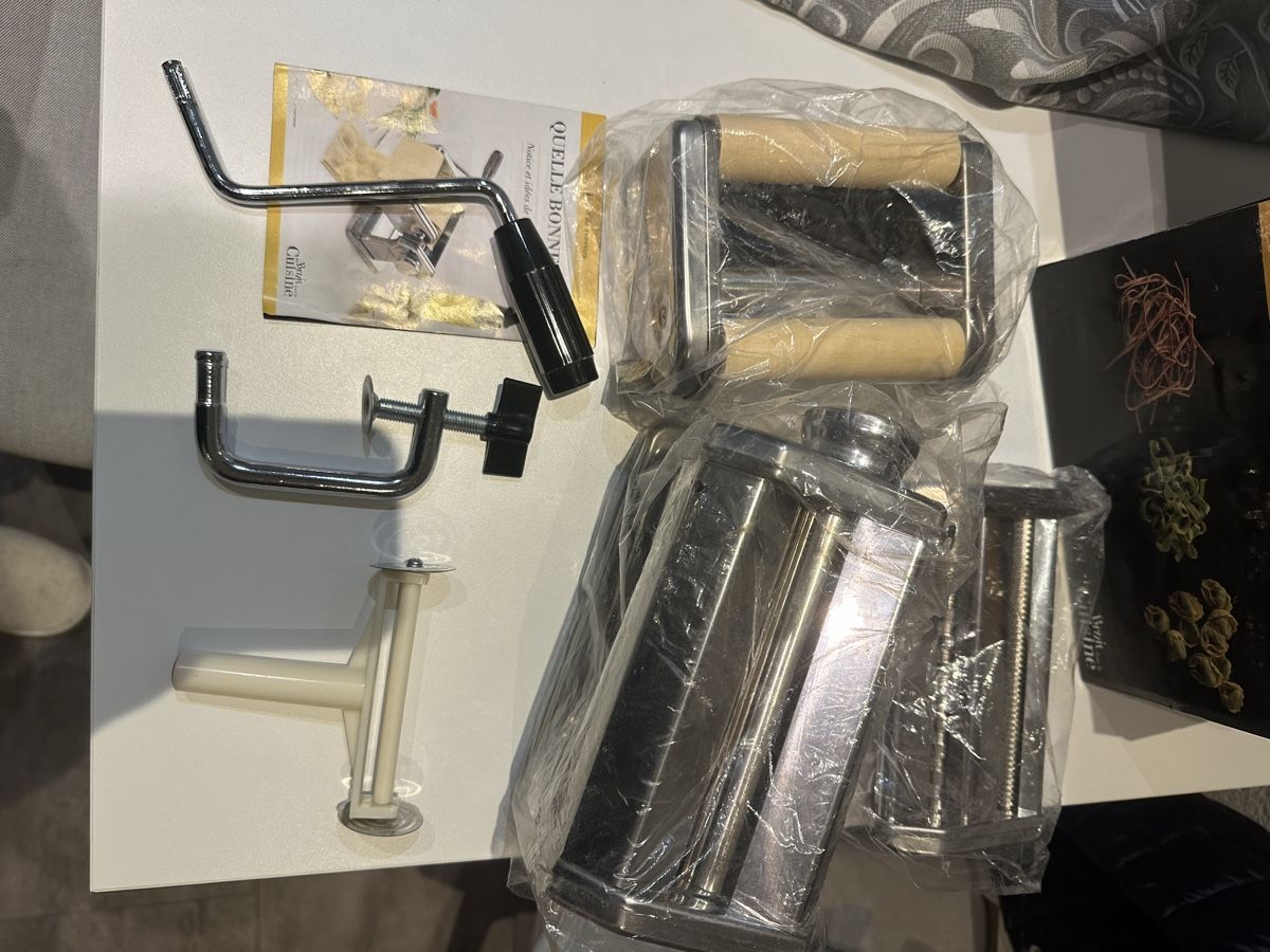 Küchengeräte: Pasta Machine with Attachments – Neu (gemäss Beschreibung) aus Zürich von emi_zx5j 1