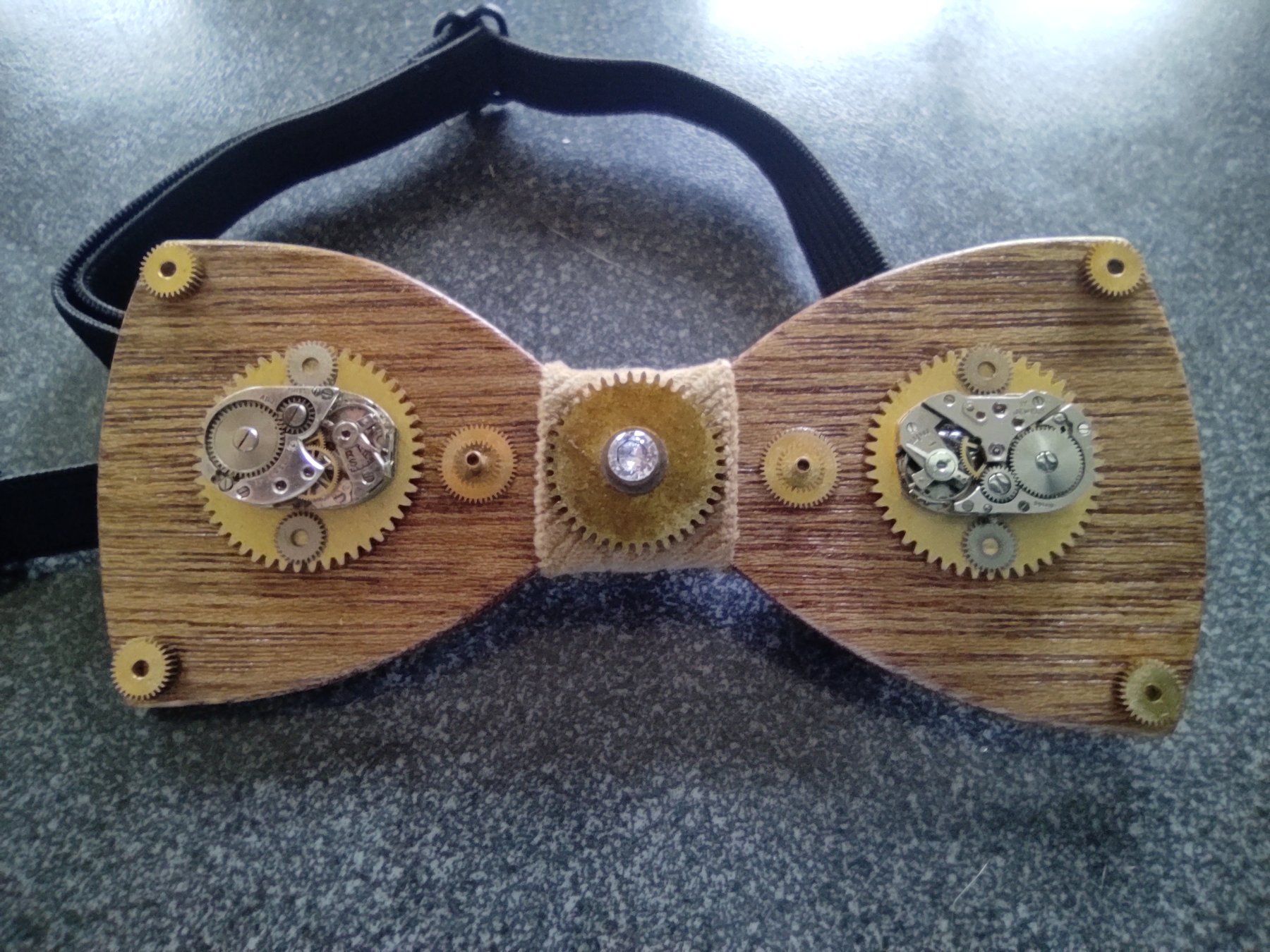 Cravatte: Handmade Steampunk Wooden Bow Tie / Fliege / Masche – Nuovo (secondo la descrizione) da Schwanden GL venduto da UHRKNALL