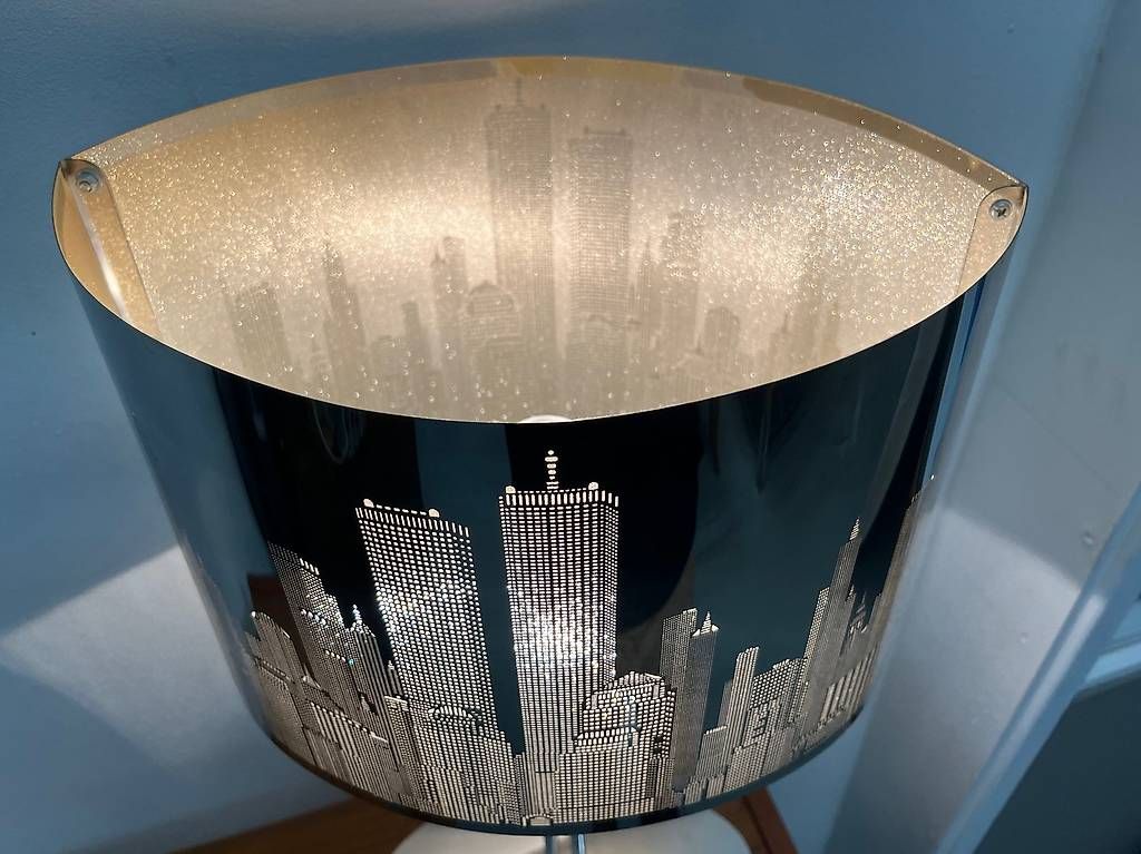 Conforama Lampade: Lampe New York argentée – Usato da Les Acacias venduto da kim_2dxt 1