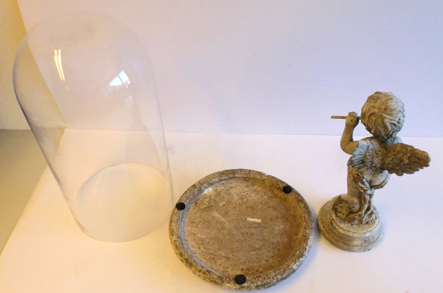 Statuette: Engel mit Querflöte unter Glas-Kuppel – Usato da Murgenthal venduto da B.StM 3