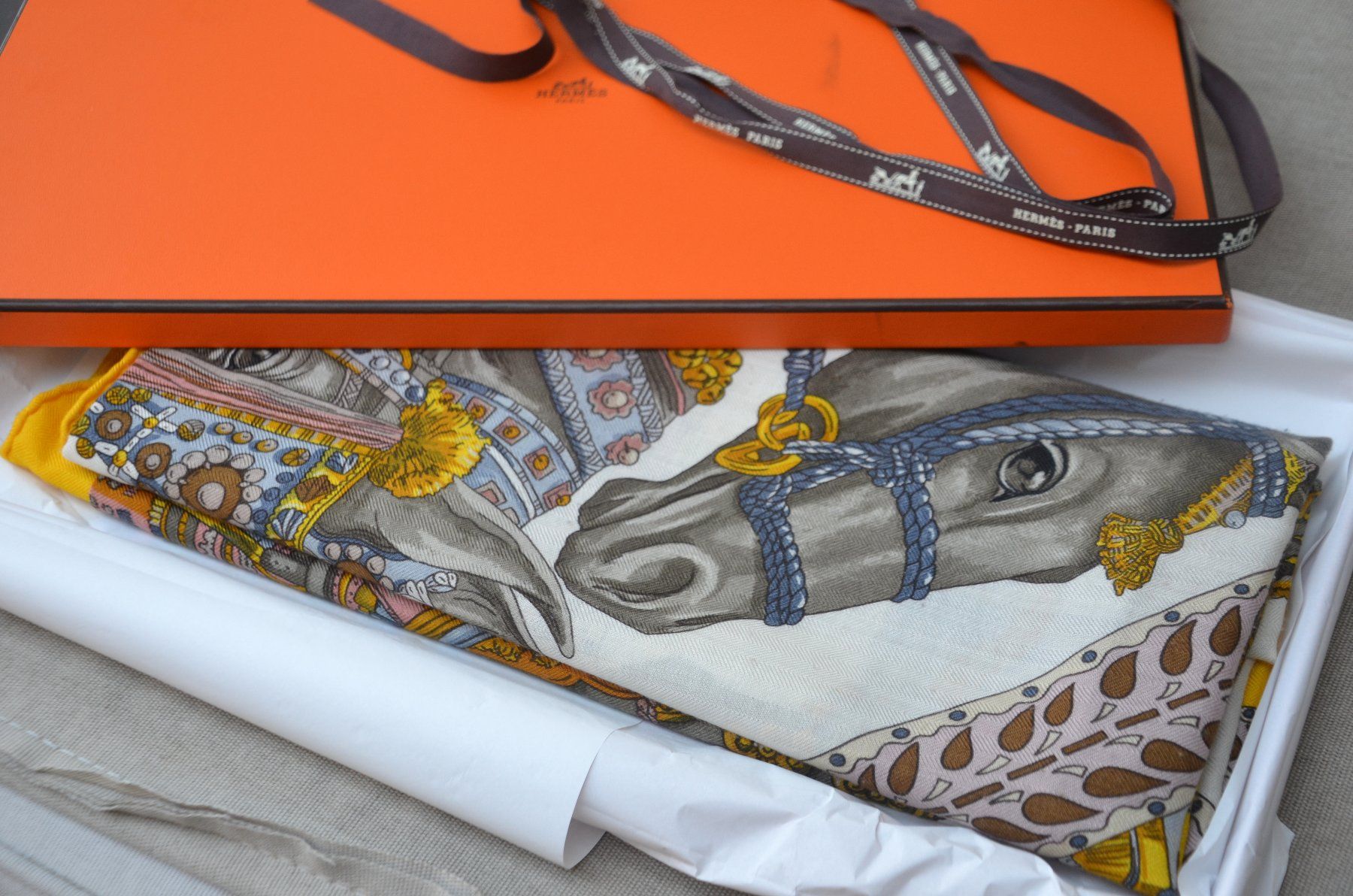 Hermès Foulard & Sciarpe: Schal / Châle Hermès 140 x 140 cm – Usato da Collonges venduto da Auganien 5