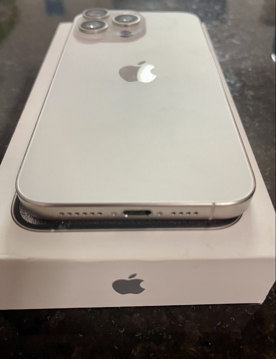 Apple Telefoni cellulari / Smartphones: Apple iPhone 15 Pro max 1TB  – Usato da Nürensdorf venduto da Bello8 3