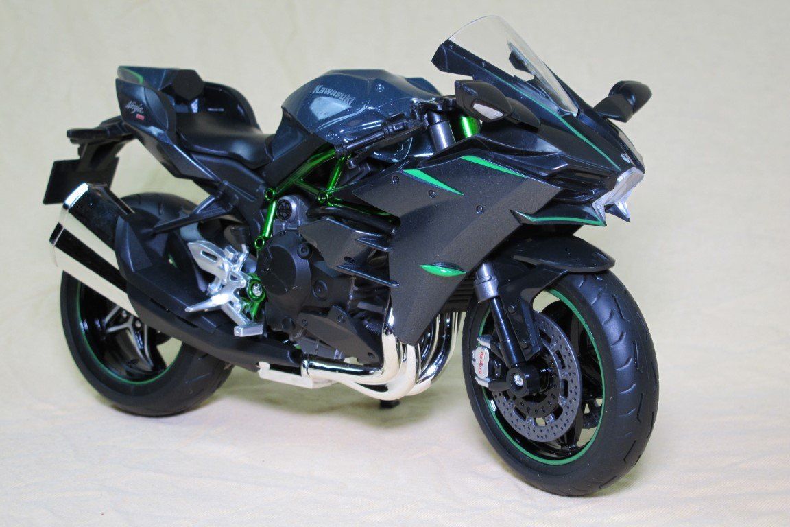 BMW Modellini d'auto: Kawasaki H2R 1000 1:9 Modell – Usato da Escholzmatt venduto da Rebikeling6182Ematt 5